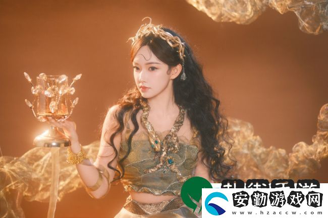 程瀟化身金色蛇女