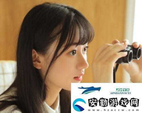 幾個(gè)裝修工人把我壓在茶幾太離譜友