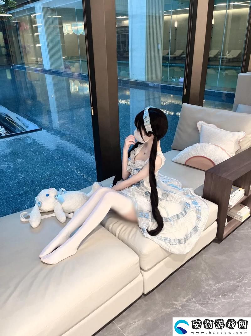 小蘿裸乳