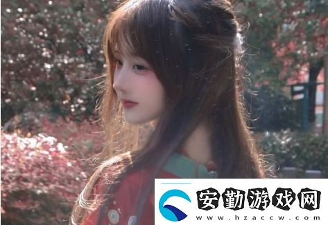 00后美女古風(fēng)美照十里紅妝太吸睛云想衣裳花想容