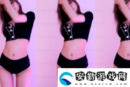 擠進(jìn)毛都沒(méi)長(zhǎng)的小縫里
